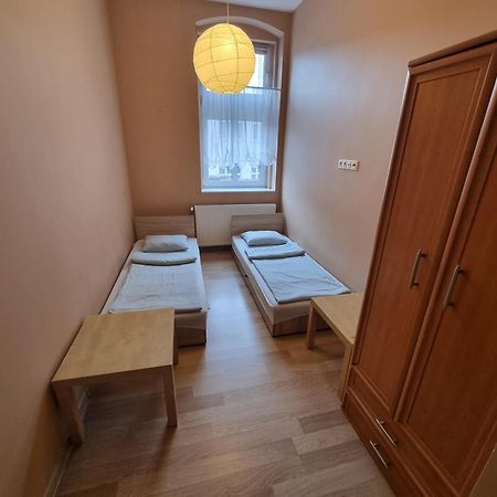 Tanie Spanie Przy Targach Poznanskich - Zameldowanie Bezobslugowe- Extérieur photo