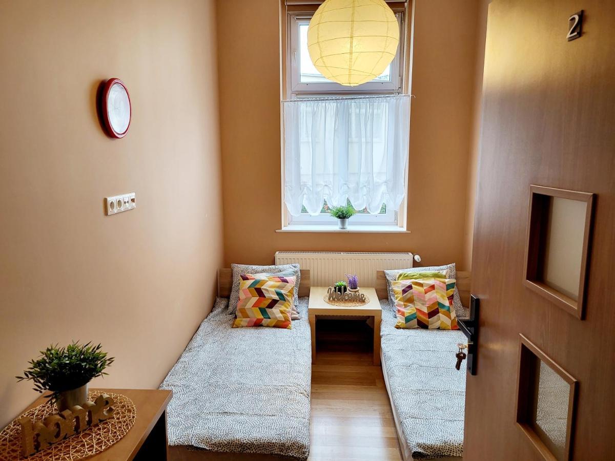 Tanie Spanie Przy Targach Poznanskich - Zameldowanie Bezobslugowe- Extérieur photo