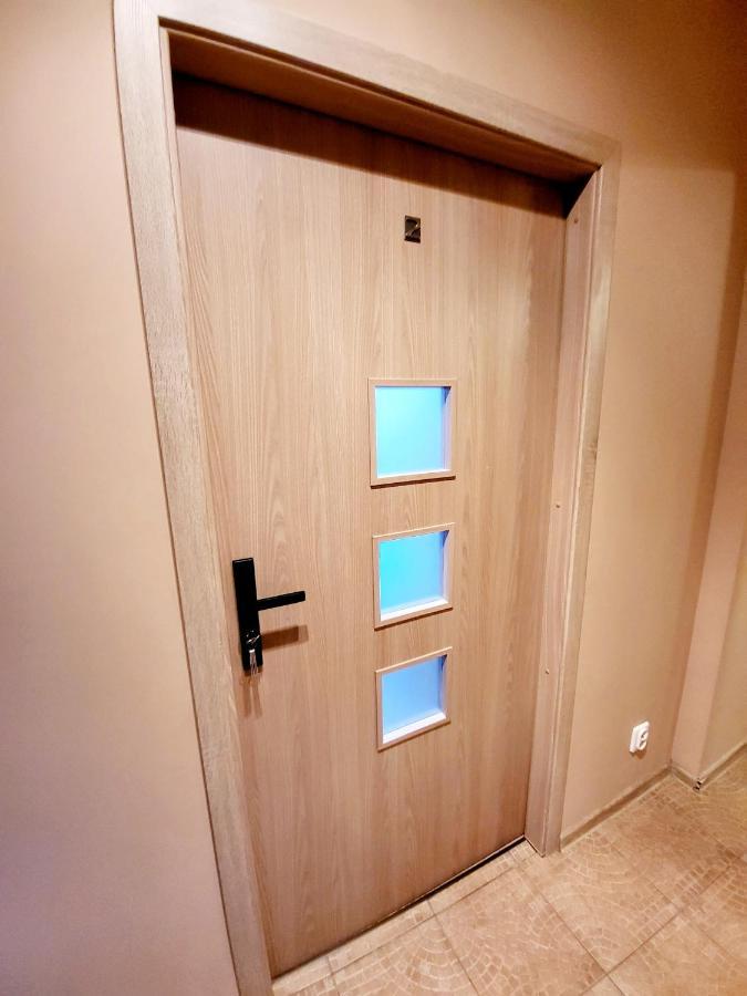 Tanie Spanie Przy Targach Poznanskich - Zameldowanie Bezobslugowe- Extérieur photo