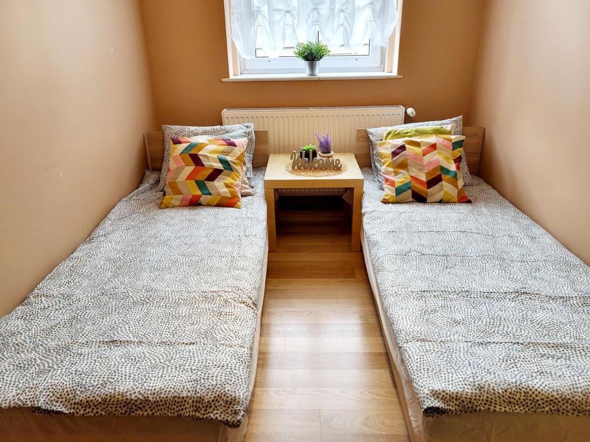 Tanie Spanie Przy Targach Poznanskich - Zameldowanie Bezobslugowe- Extérieur photo