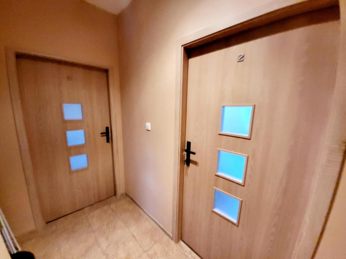 Tanie Spanie Przy Targach Poznanskich - Zameldowanie Bezobslugowe- Extérieur photo