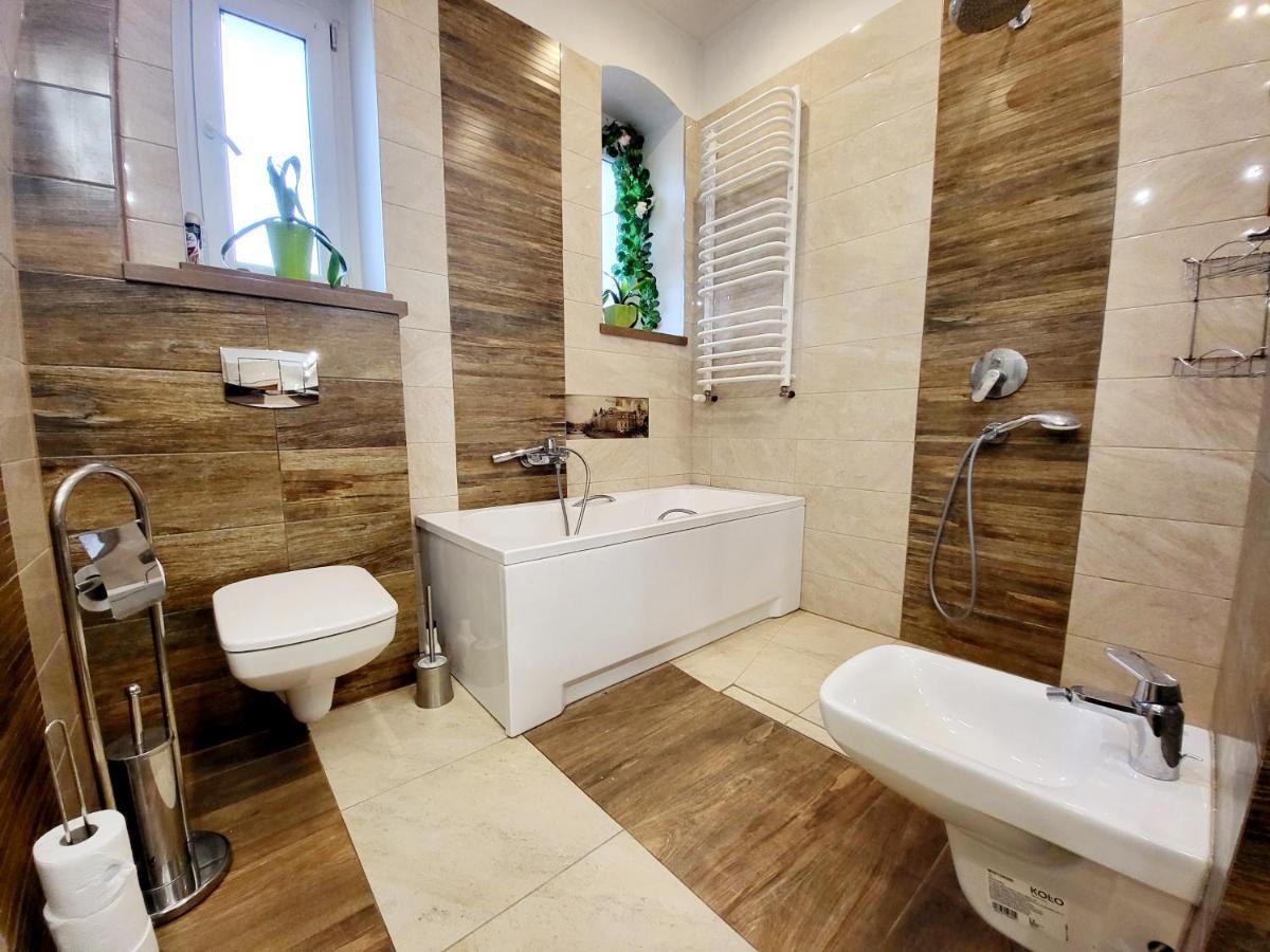 Tanie Spanie Przy Targach Poznanskich - Zameldowanie Bezobslugowe- Extérieur photo
