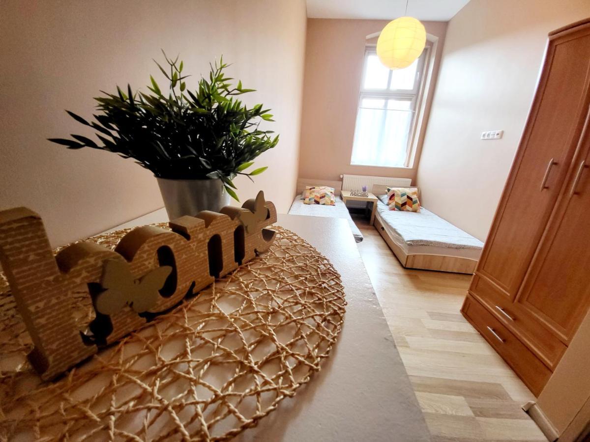 Tanie Spanie Przy Targach Poznanskich - Zameldowanie Bezobslugowe- Extérieur photo