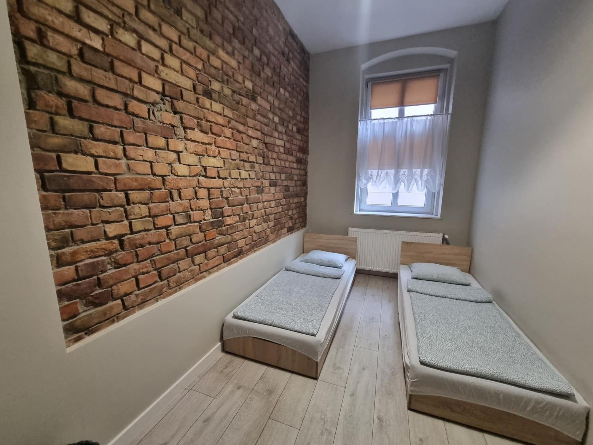 Tanie Spanie Przy Targach Poznanskich - Zameldowanie Bezobslugowe- Extérieur photo